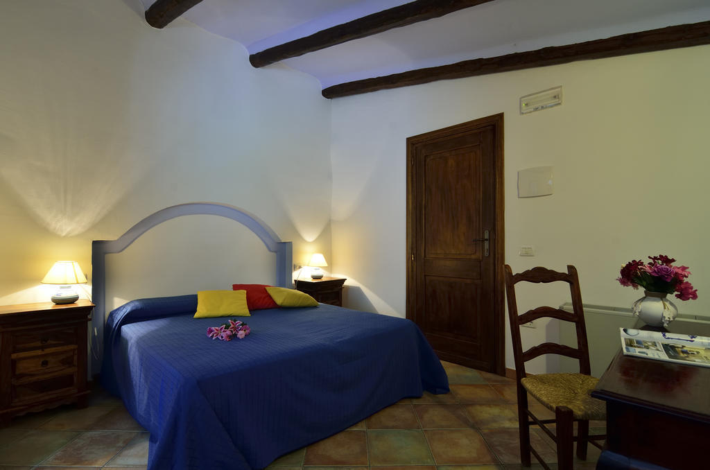 Agriturismo Guthiddai โอเลียนา ภายนอก รูปภาพ