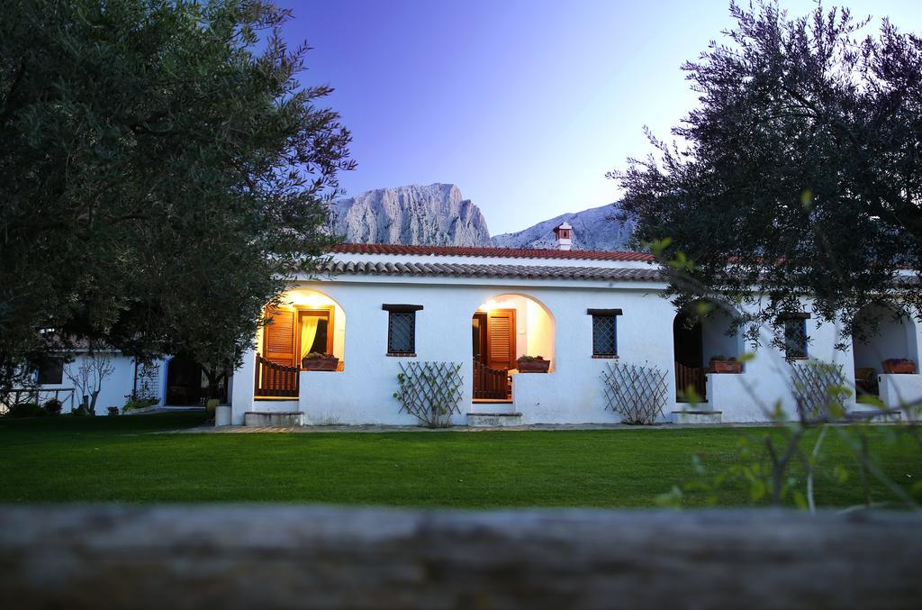Agriturismo Guthiddai โอเลียนา ภายนอก รูปภาพ